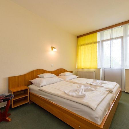 Hotel Nostra Siófok Eksteriør bilde