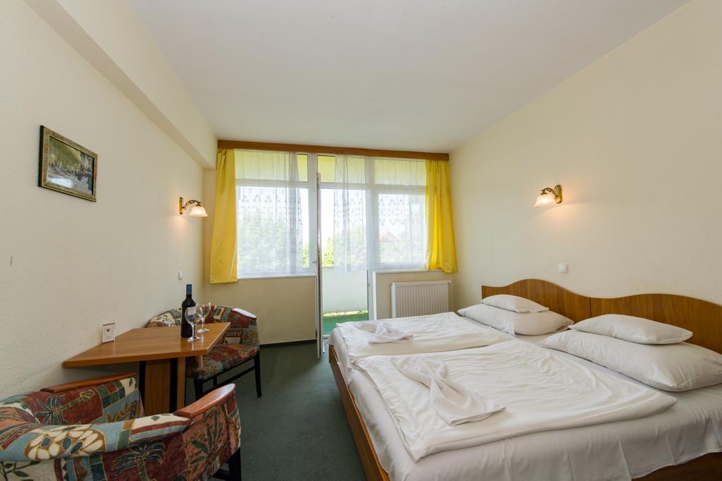 Hotel Nostra Siófok Eksteriør bilde