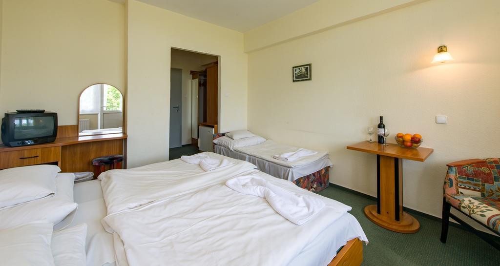 Hotel Nostra Siófok Eksteriør bilde