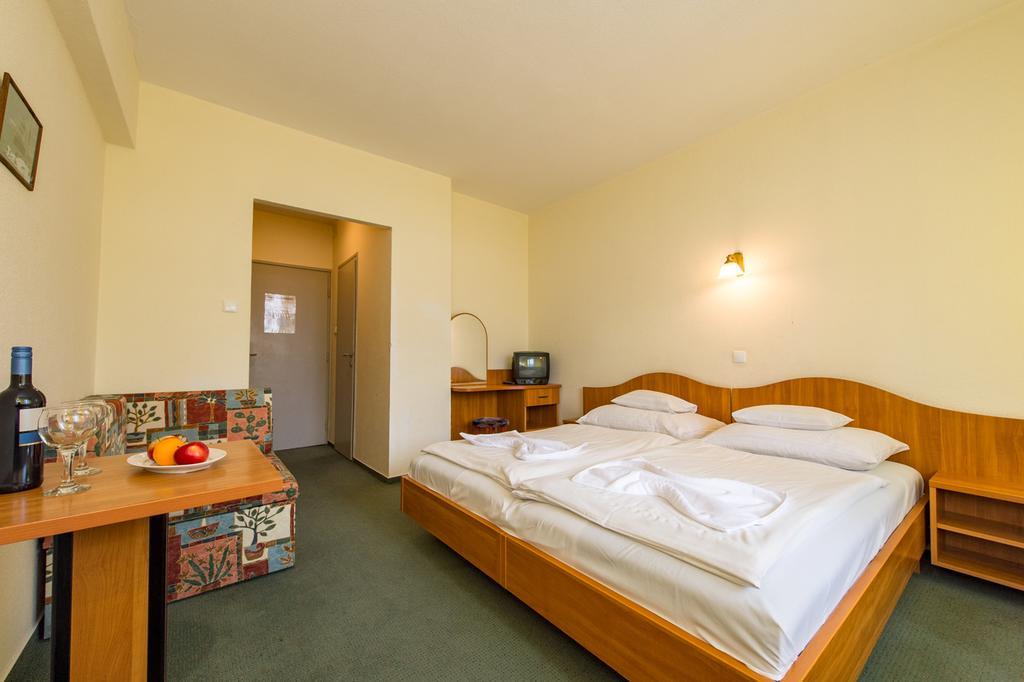 Hotel Nostra Siófok Eksteriør bilde