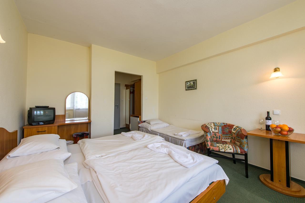 Hotel Nostra Siófok Eksteriør bilde
