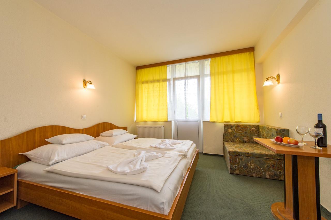 Hotel Nostra Siófok Eksteriør bilde