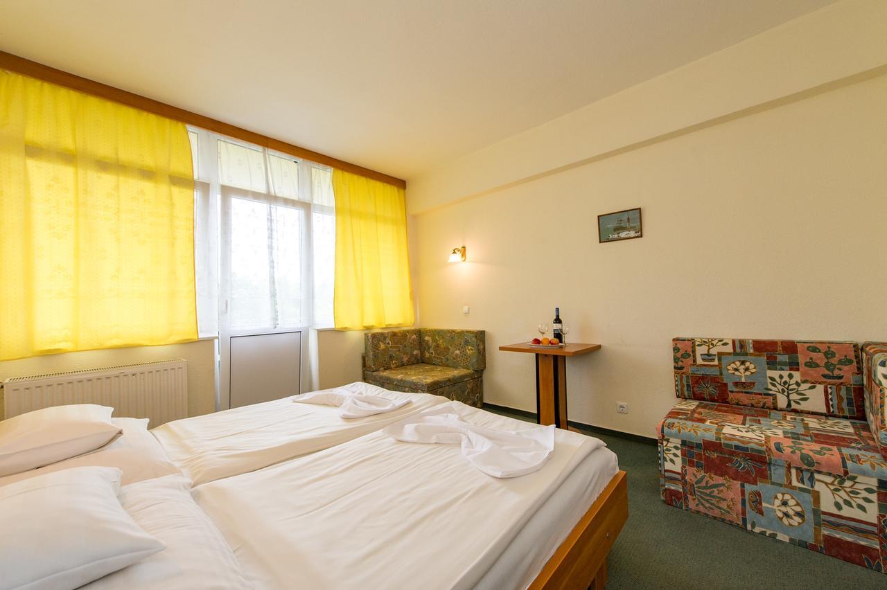 Hotel Nostra Siófok Eksteriør bilde